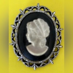 Vintage Cameo Brooch